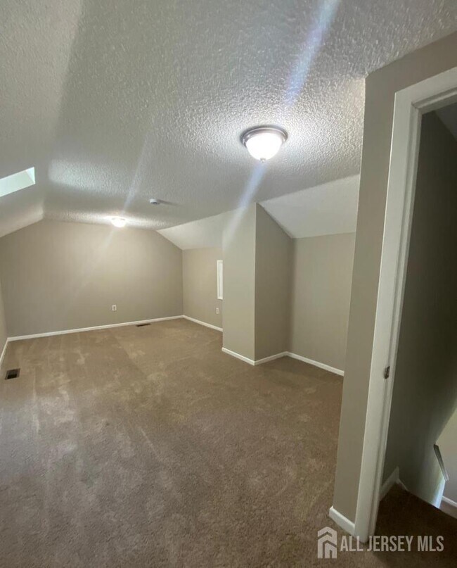 Building Photo - 254 Hampshire Dr