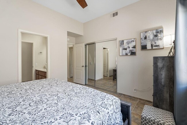 Building Photo - 48 Pebble Beach Dr