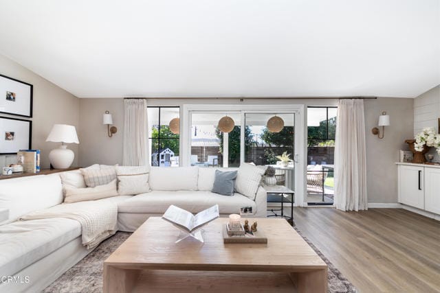 Building Photo - 2960 Royal Oaks Dr