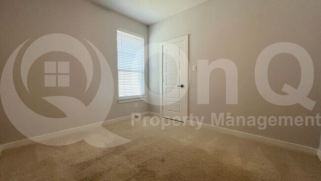 Building Photo - 5522 Blue Point Ln
