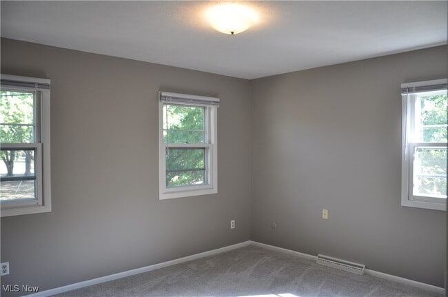 Building Photo - 3366 Broad Vista St NW