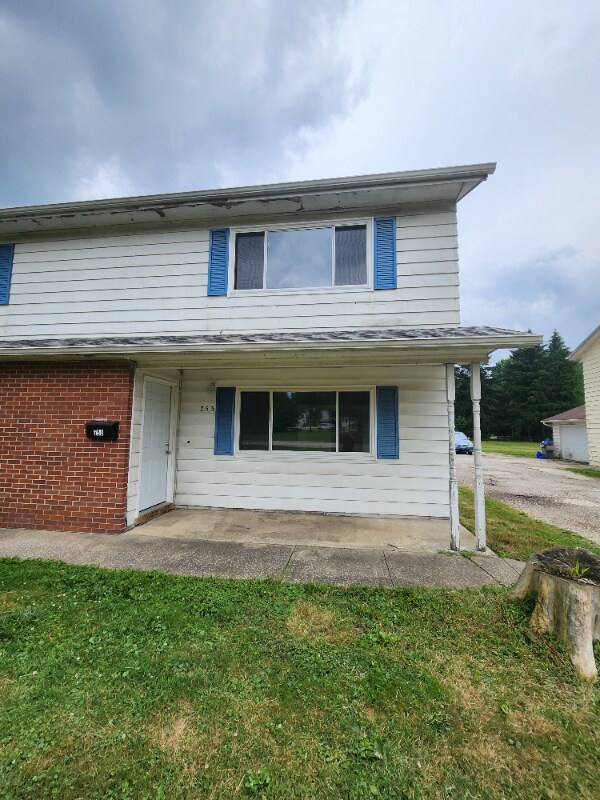 Primary Photo - 753 Akron Blvd