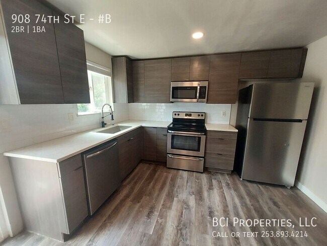 Building Photo - 908 74th St E