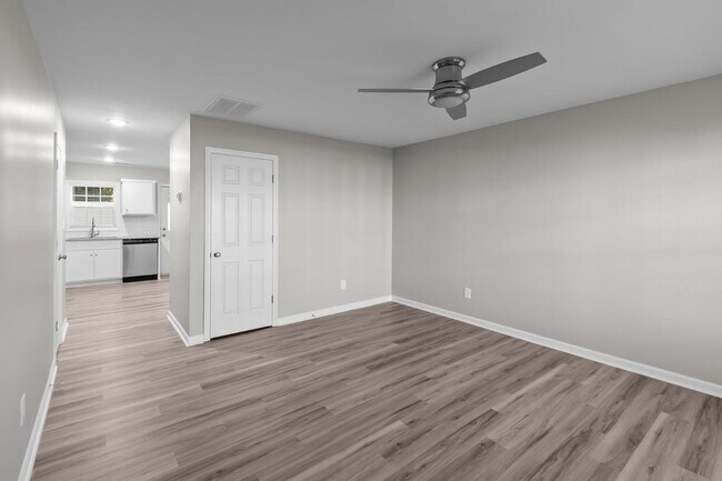 Building Photo - 1240 Cross Creek Cir