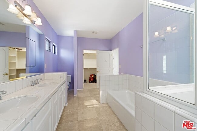 Building Photo - 15656 Crownridge Pl