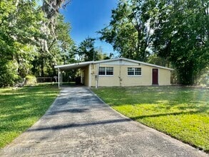 Building Photo - 7054 Red Robin Dr