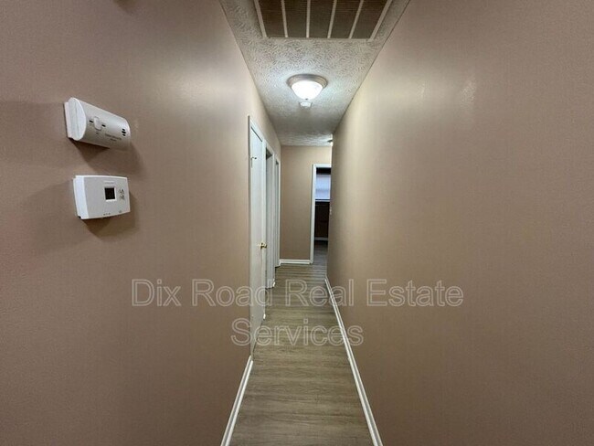 Building Photo - 3312 Burgoyne Dr