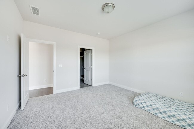 Building Photo - Awesome energy-efficient 4BE/2.5BA home in...