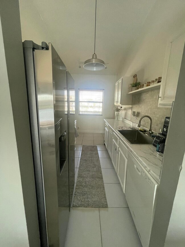 Building Photo - 9878 Nob Hill Ct