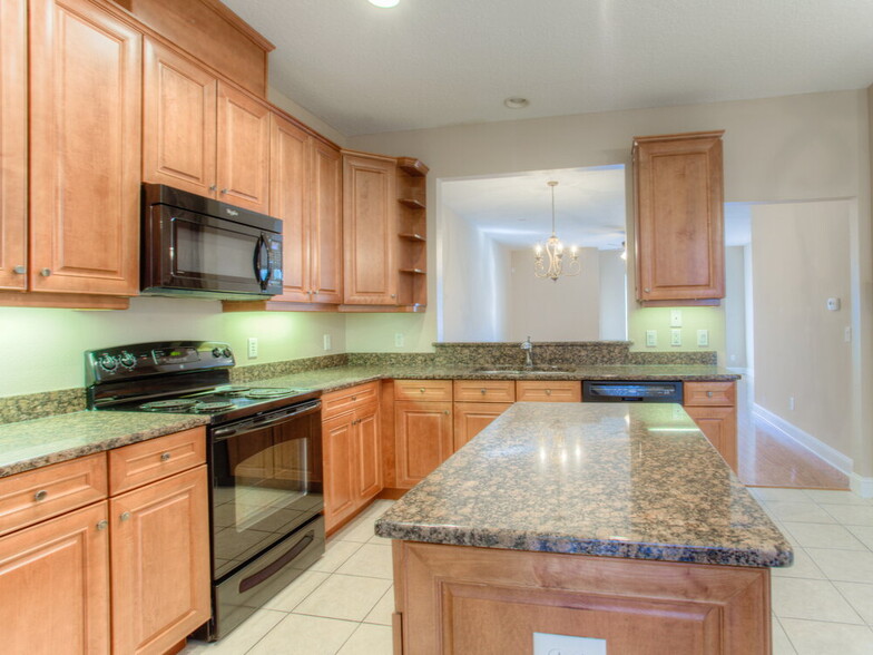 Building Photo - 204 Aberdeen Pond Dr