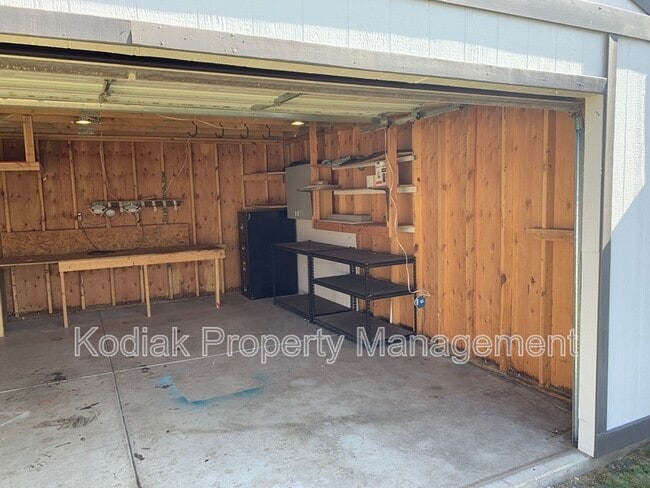 Building Photo - 150 W 1050 S