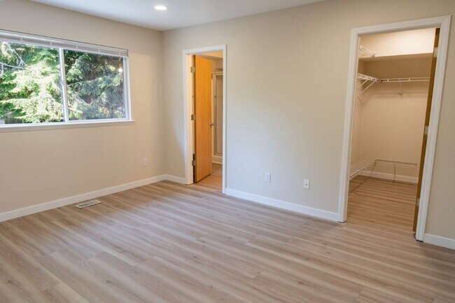 Building Photo - 4Bd/3.5Ba Mill Creek House