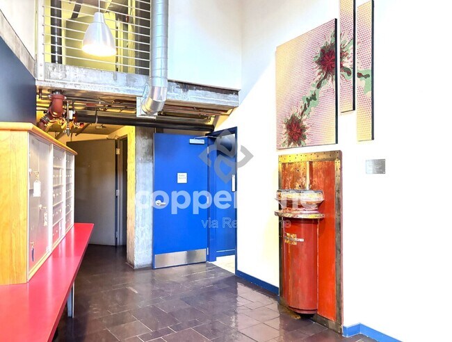 Building Photo - 1050 Cherokee St