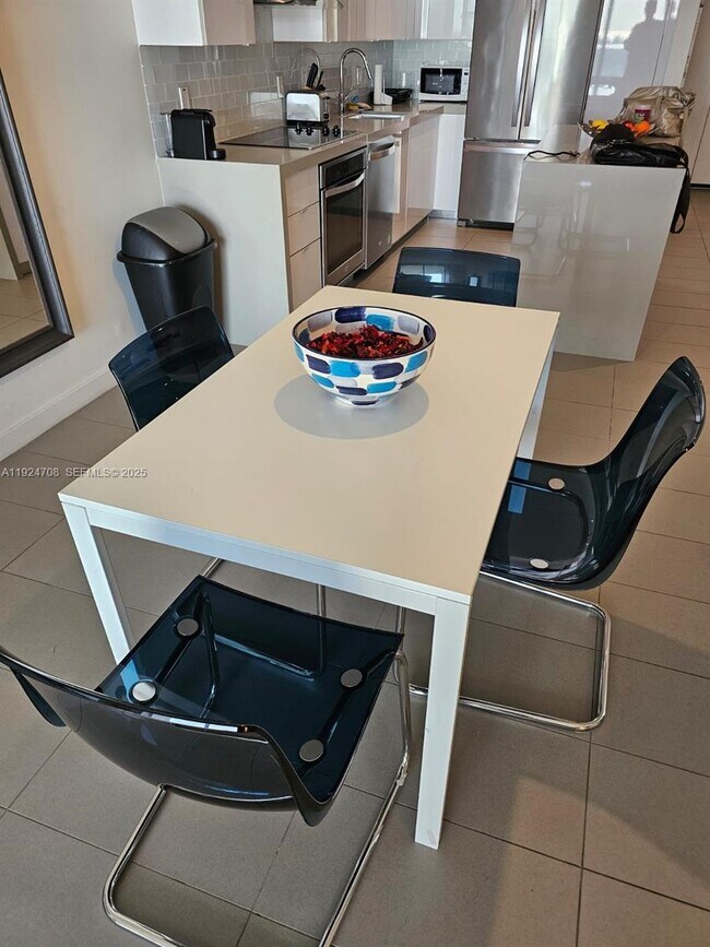 Building Photo - 1600 NE 1st Ave