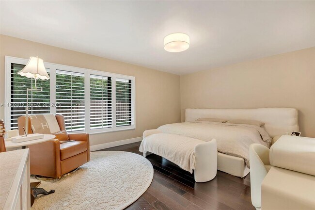 Building Photo - 1583 Eastlake Way