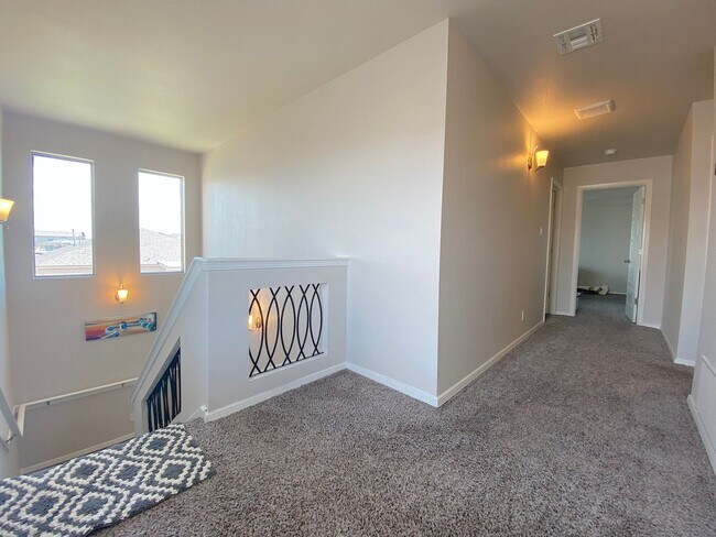 Building Photo - East El Paso 3 bed Refirg A/C