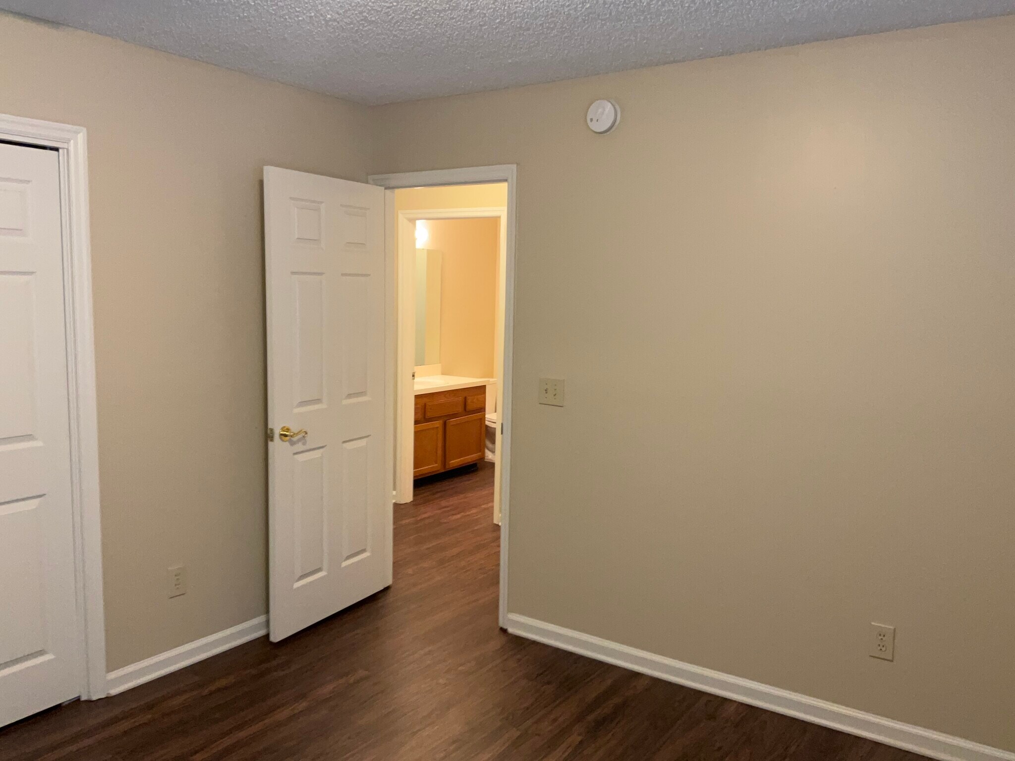 Building Photo - 7691 Enderby Ave E