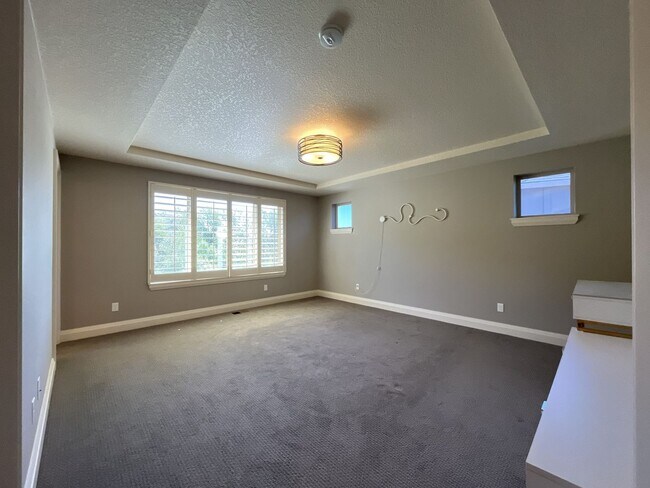 Building Photo - Elegant South Cooper Mountain Home with 4 Bedrooms, Bonus Room, Main-Level Suite & Designer Finishes