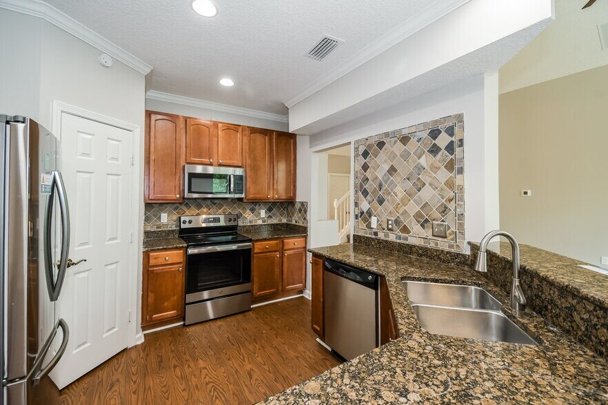Building Photo - 9224 Redtail Dr