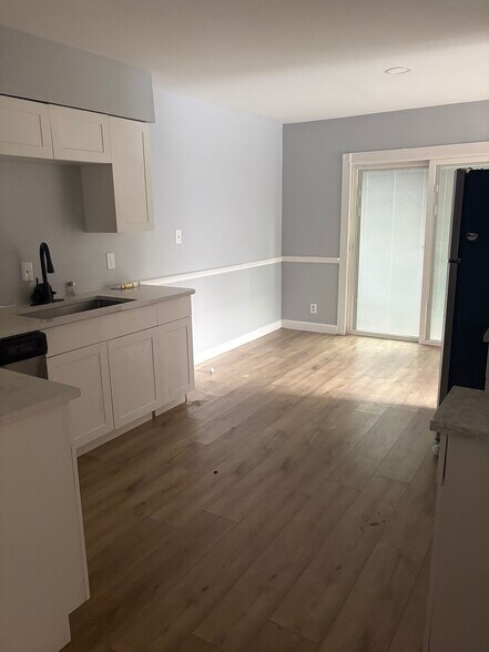 Building Photo - 8901 Tronewood Dr