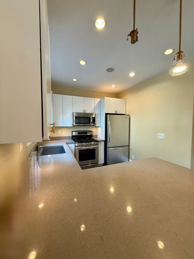 Building Photo - Fabulous Queen Anne Home!  Sunday June 14th from 3:00-4:00!