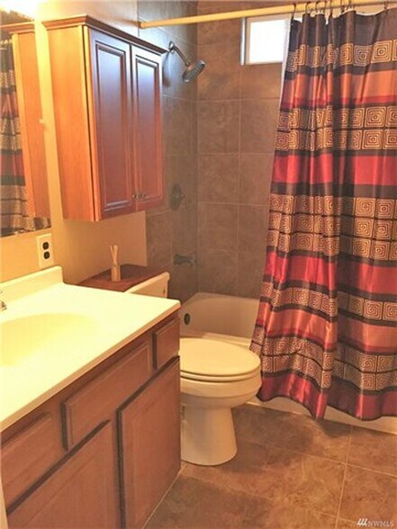 BATHROOM - 258 Knolls Vista Dr
