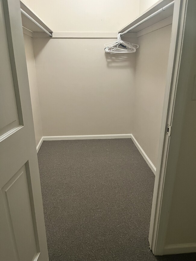 Building Photo - 425 Dorset St