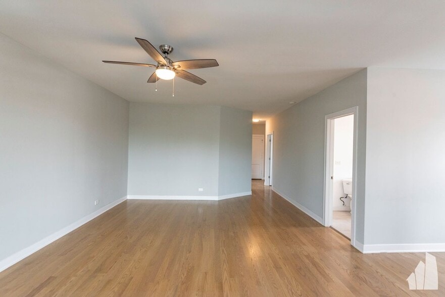 Building Photo - 3925 N Keeler Ave