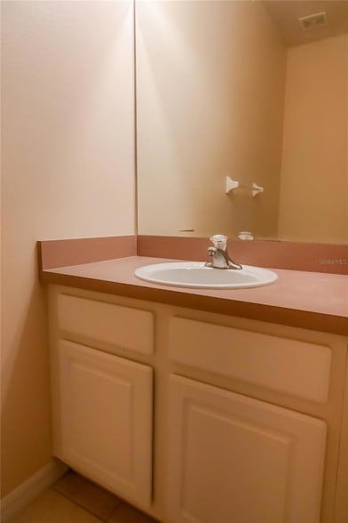 Building Photo - 704 Monroe Cir