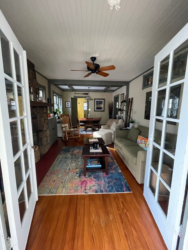 Building Photo - 1404 4th Ave