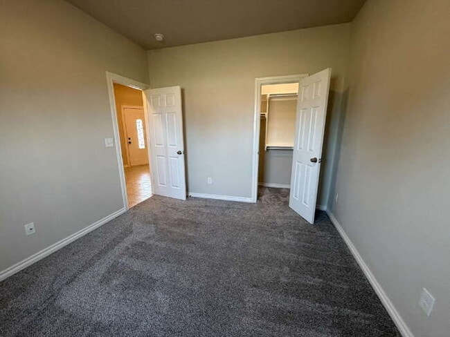 Building Photo - 3 Bed 2 Bath in NW OKC