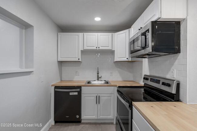 Building Photo - 1281 Alsup Dr