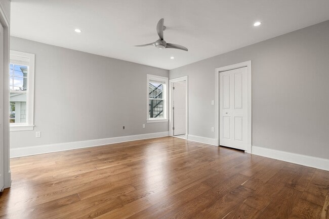Building Photo - 176 Winthrop Shore Dr