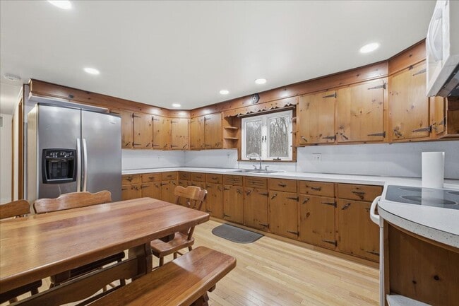 Building Photo - Single Home Available Just Under One Acre Lot!