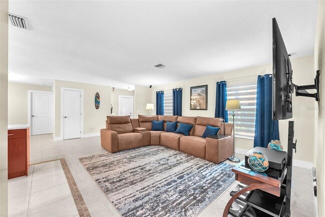 Building Photo - 1012 Spindle Palm Way