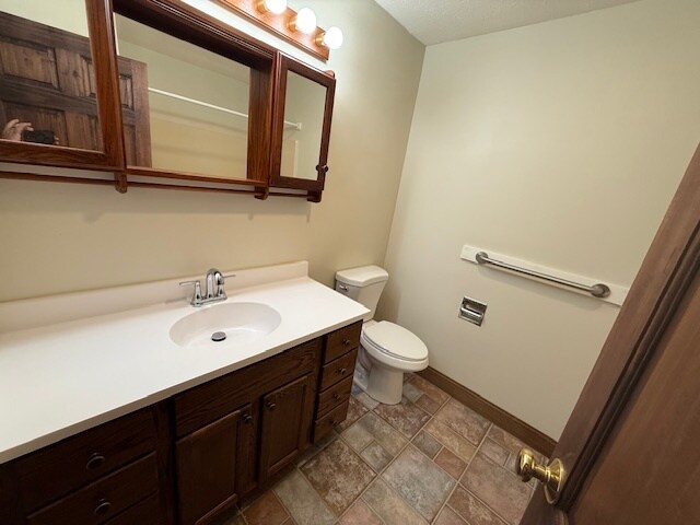 Building Photo - 5267 Center Rd