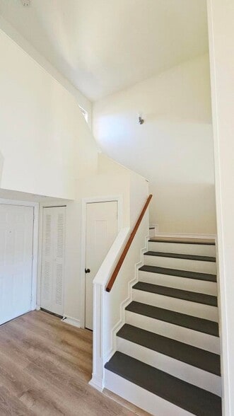 Building Photo - 4823 Via Palm Lakes Via