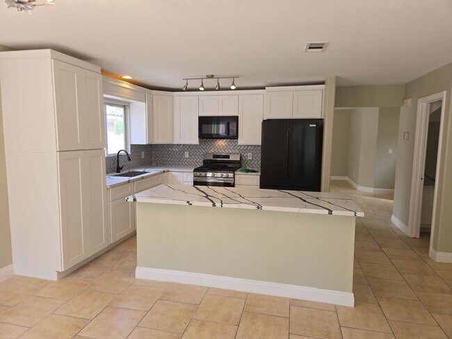 Building Photo - A Fabulous 4 Bedroom Home in Peccole Ranch