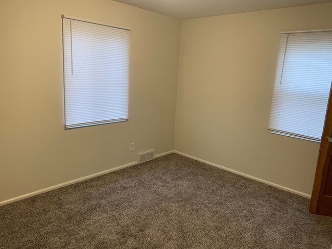 Building Photo - Just remodeled! 3 Bedroom 1 bath home