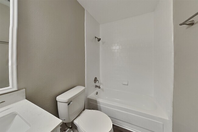 Building Photo - 18811 Sandia Pines Dr