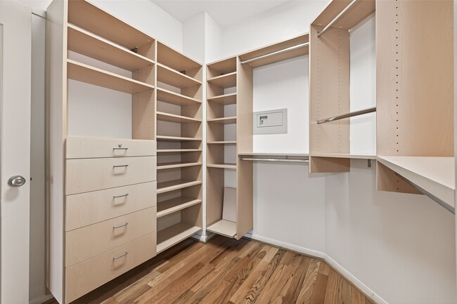 Building Photo - 17719 Brair Arbor