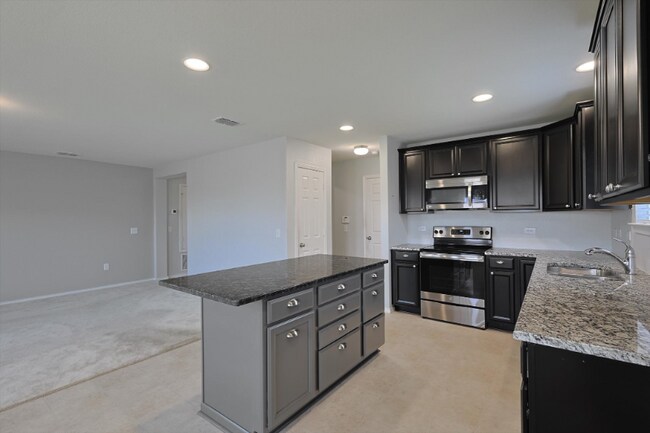 Building Photo - 1613 Waggoner Dr