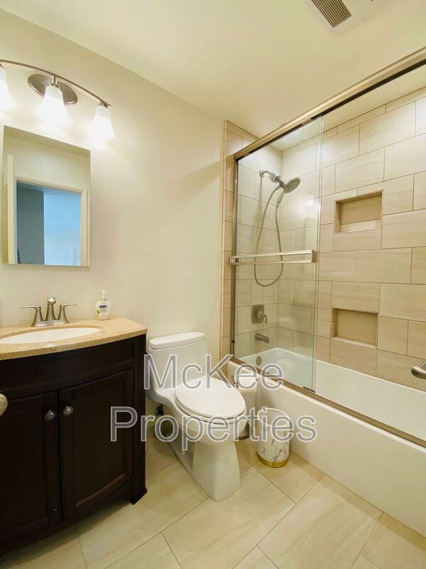 Building Photo - 1253 California St