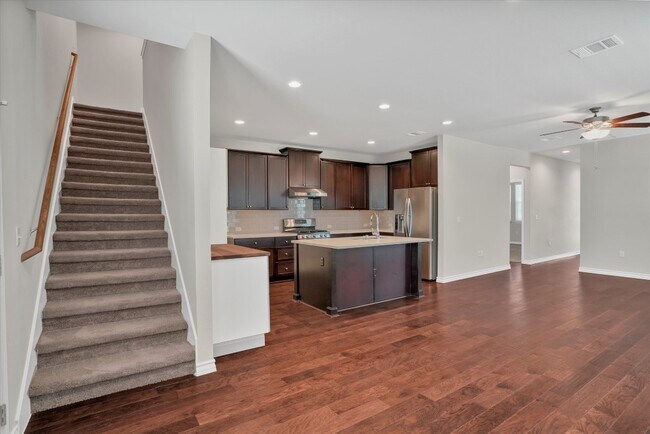 Building Photo - 5412 Golden Canary Ln