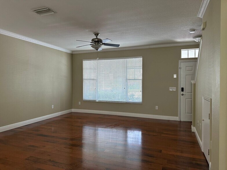 Building Photo - 12346 Country White Cir