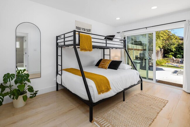 Building Photo - 3725 Jefferson St