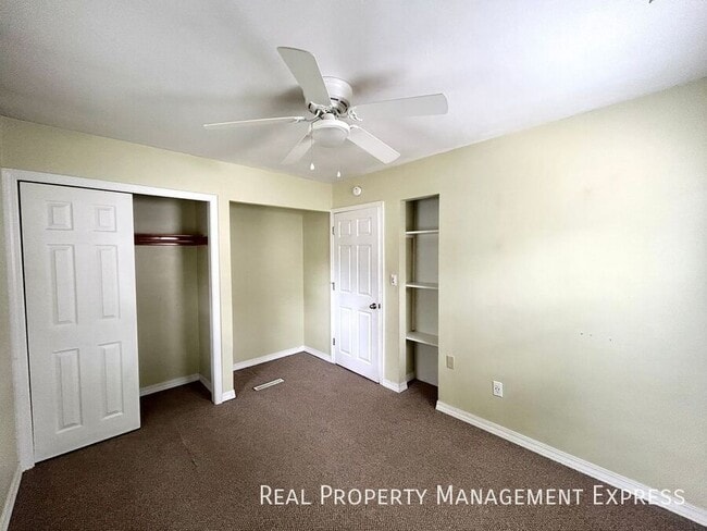 Building Photo - Modern 2 Bedroom + Den, 2 Bath House