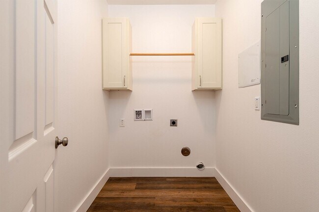 Building Photo - 68-3528 Haena Street