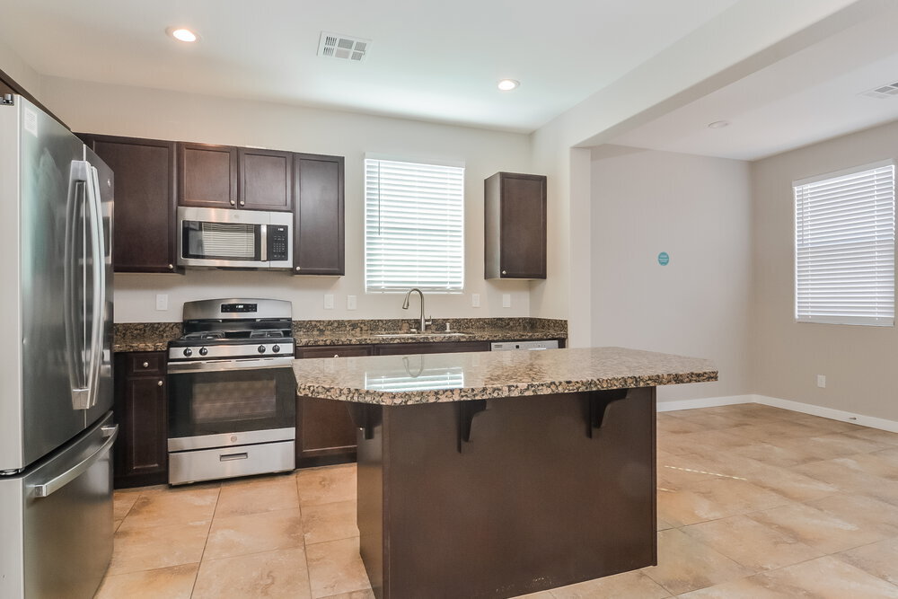 Building Photo - 993 Pebble Lake St