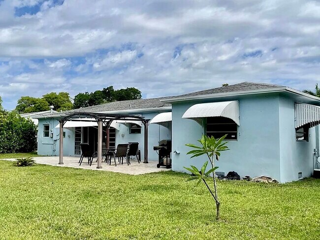 Building Photo - 235 Fordham Dr